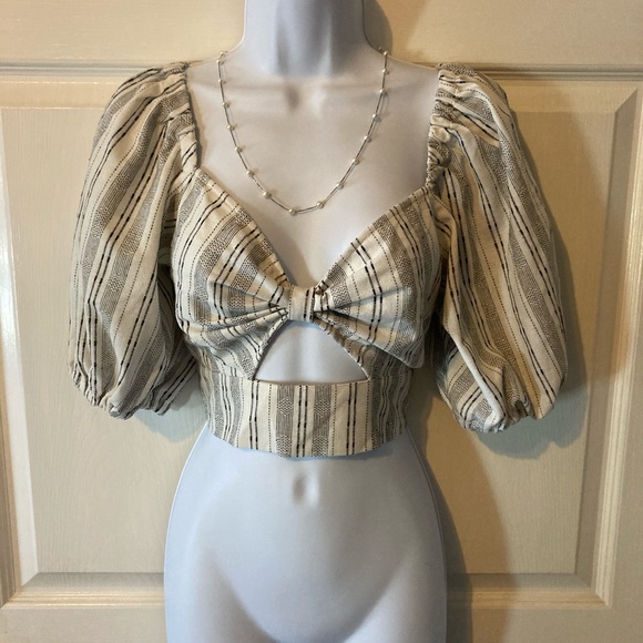 Lulus Black Striped Knot-Front Puff Sleeve Crop Top, Size Large, Black /… - Picture 6 of 10